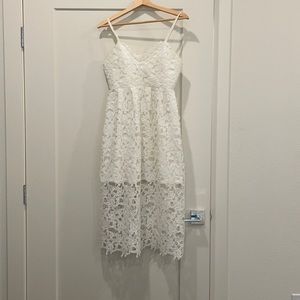 White Lace Sweetheart Neck Dress
